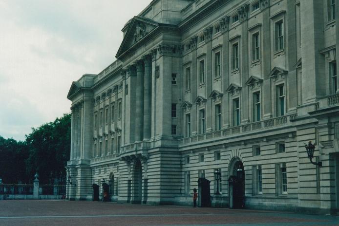 S_00590-BuckinghamPalace.jpg