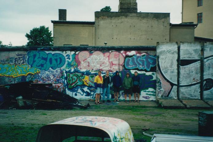 S_02660-BerlinWallGroup.jpg