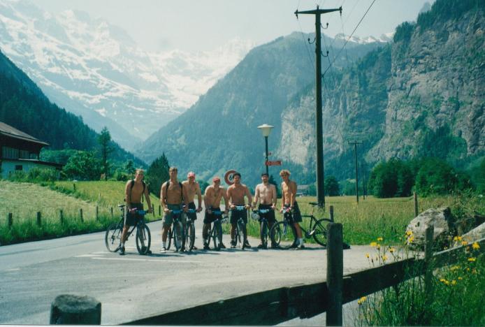 S_03320-MountainBikingValley.jpg