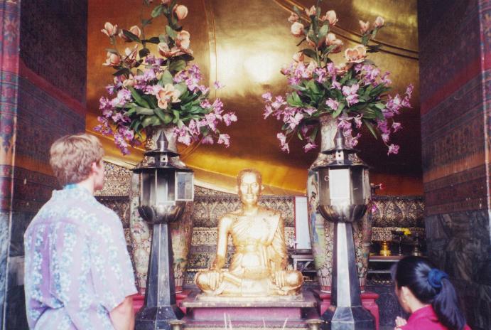 S_00510 - Wat Pho Tim & Buddha.jpg