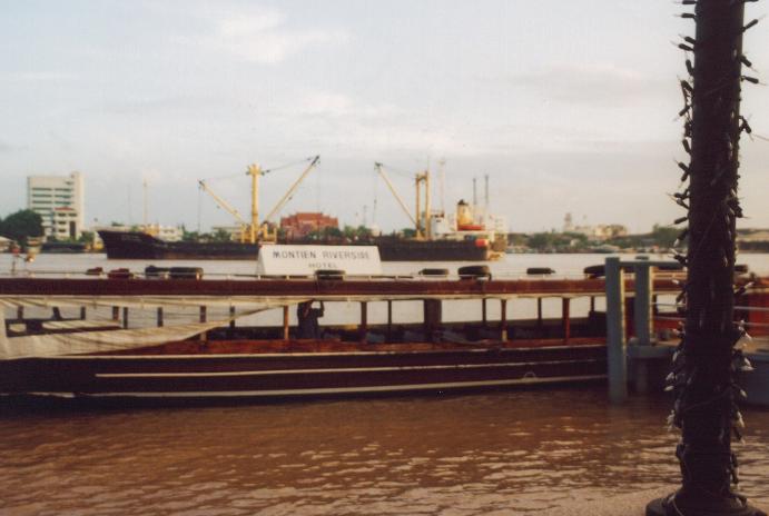 S_00820 - Montien Hotel Riverboat.jpg